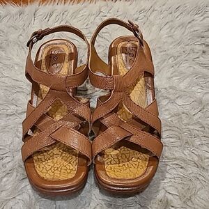 Born womens brown leather small wedge‎ sandals size 9